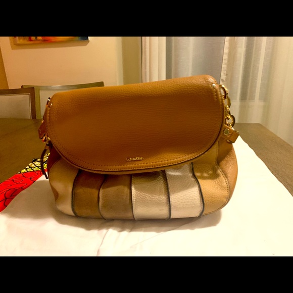 Handbag - Picture 2 of 3